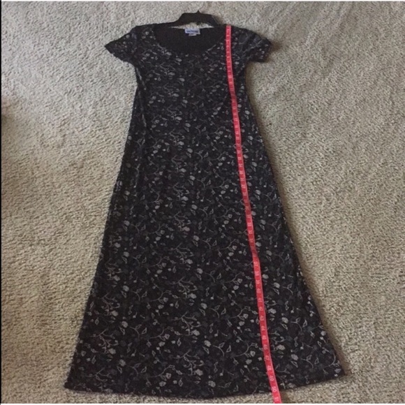 2 dresses - Picture 15 of 17